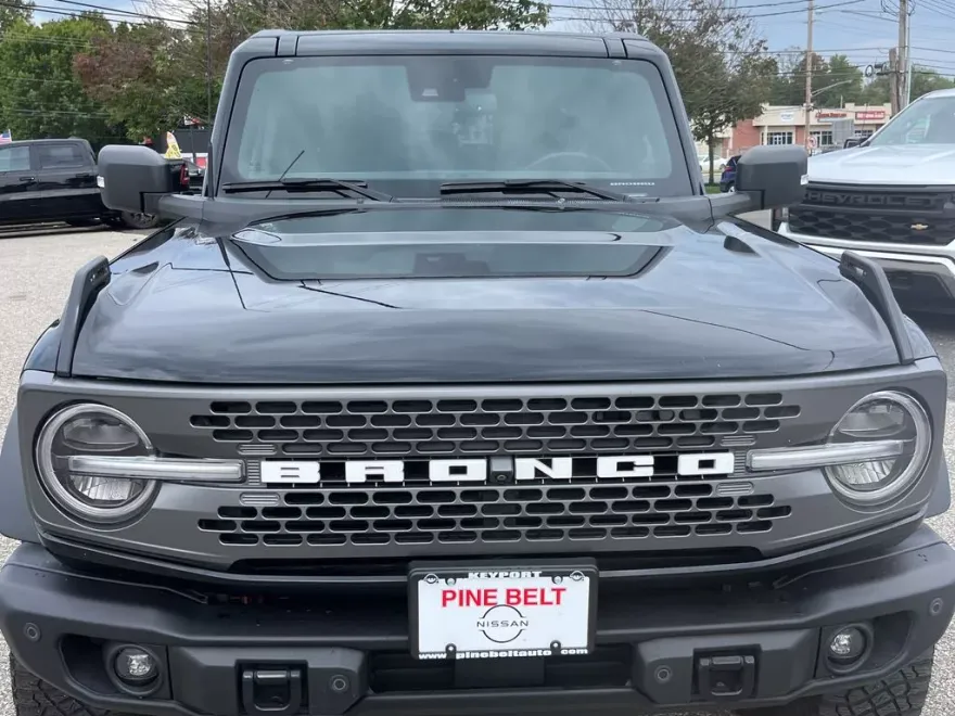 2022 Ford Bronco Badlands photo 1