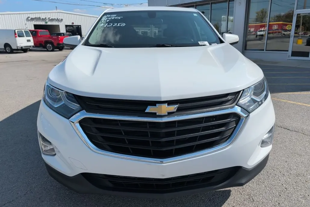 2018 Chevrolet Equinox LT photo 1