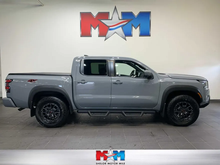 2023 Nissan Frontier PRO-4X photo 1