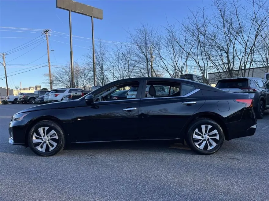 2025 Nissan Altima S photo 1