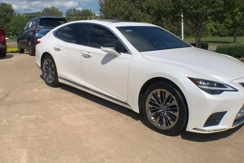 2022 Lexus LS 500 photo 1