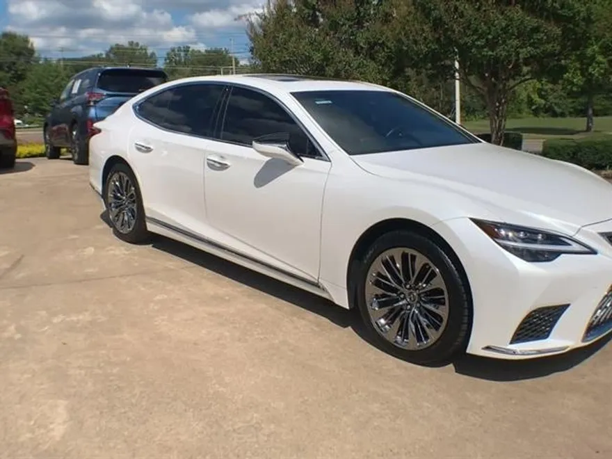 2022 Lexus LS 500 photo 1