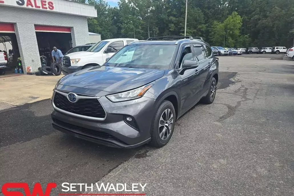 2020 Toyota Highlander Hybrid XLE photo 1
