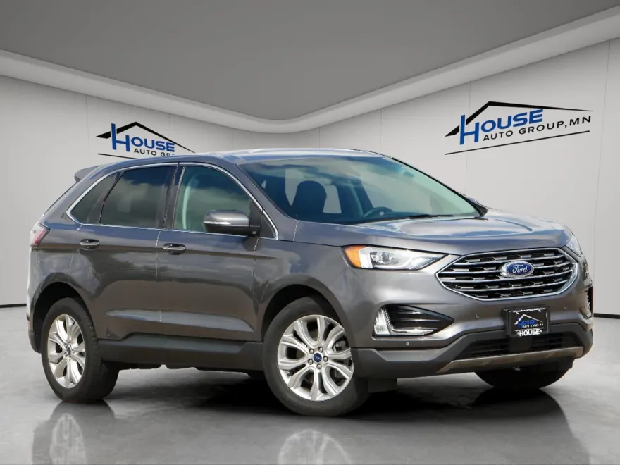 2022 Ford Edge Titanium photo 1