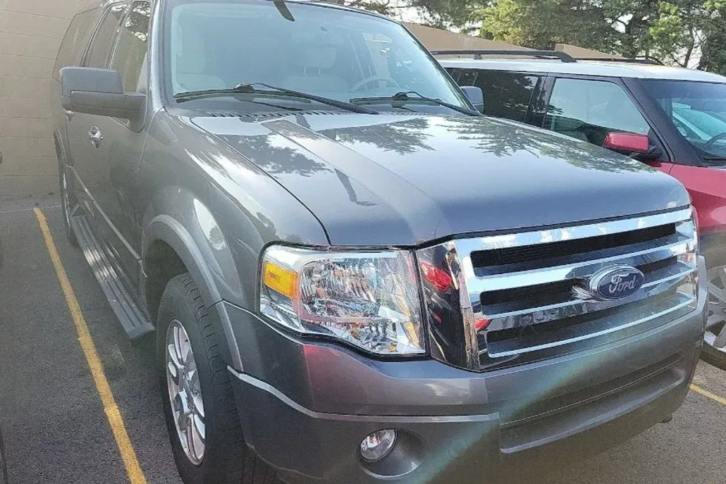 2012 Ford Expedition EL XLT photo 1
