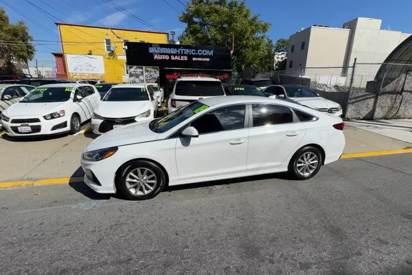 2018 Hyundai Sonata SE Eco photo 1