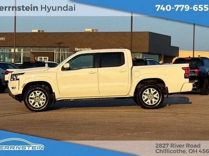 2024 Nissan Frontier SV photo 1