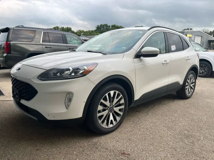 2021 Ford Escape Titanium Hybrid photo 1