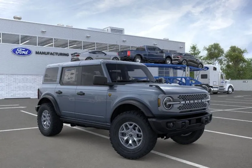 2025 Ford Bronco Badlands photo 1