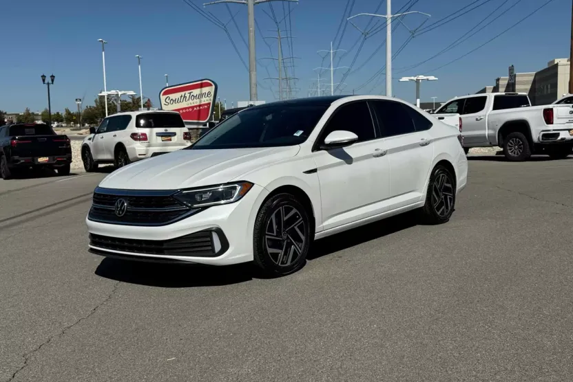 2022 Volkswagen Jetta SEL photo 1