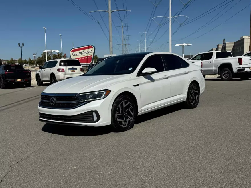 2022 Volkswagen Jetta SEL photo 1