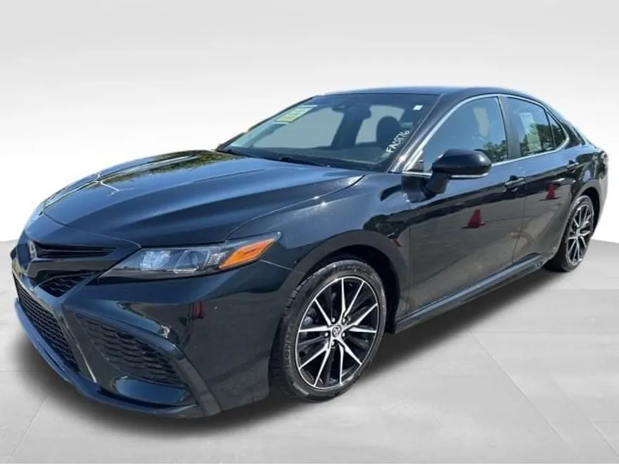 2023 Toyota Camry SE photo 1