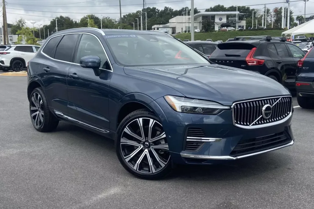 2023 Volvo XC60 Recharge Hybrid Ultimate photo 1