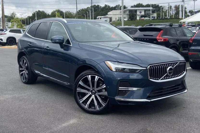 2023 Volvo XC60 Ultimate photo 1