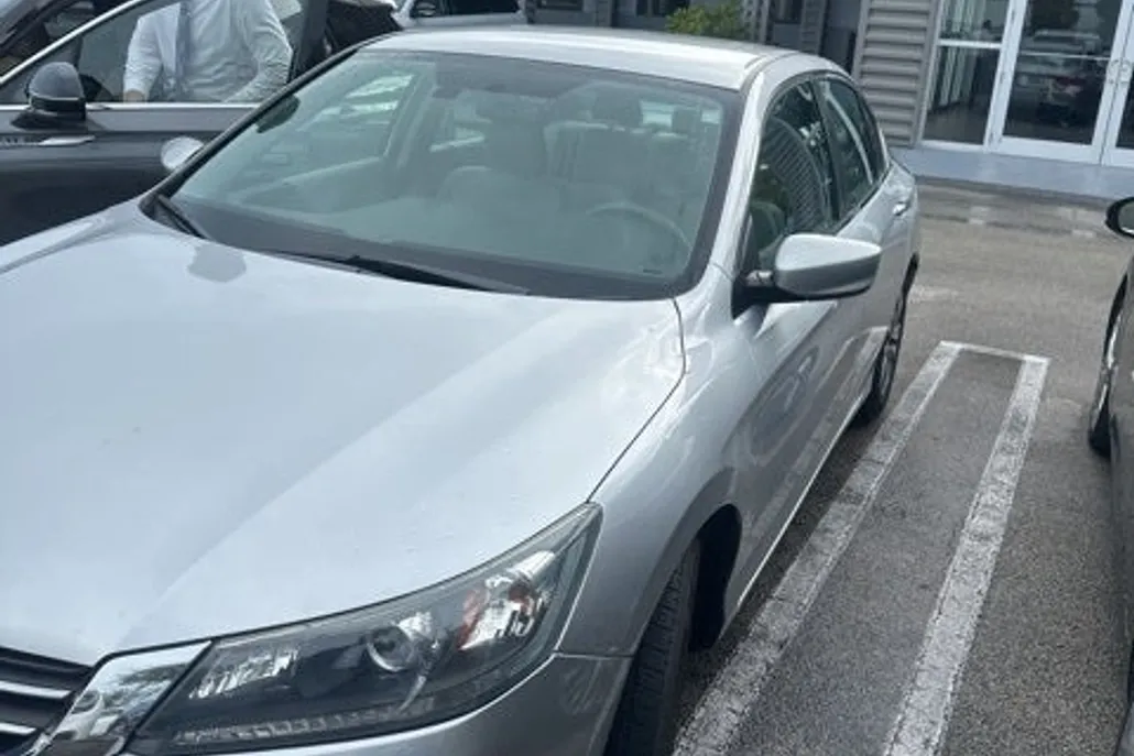 2015 Honda Accord LX photo 1