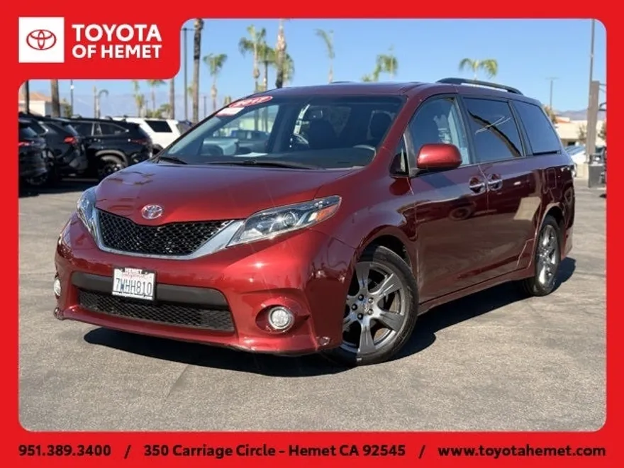 2017 Toyota Sienna SE Premium photo 1
