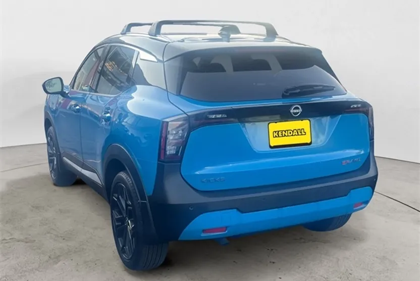 2025 Nissan Kicks SR photo 1