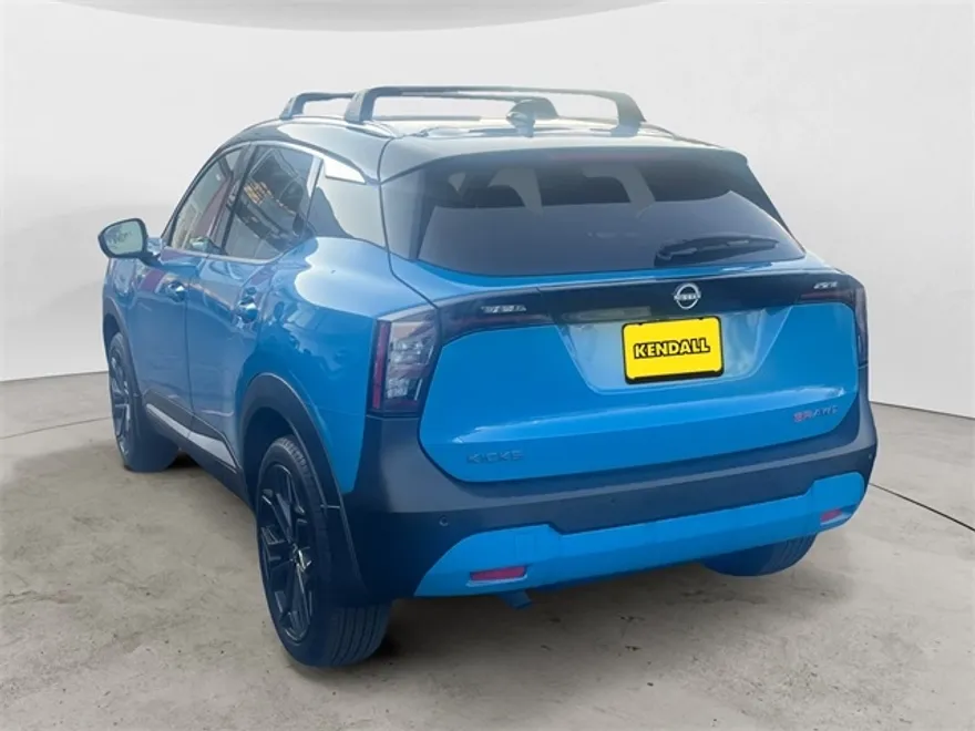 2025 Nissan Kicks SR photo 1