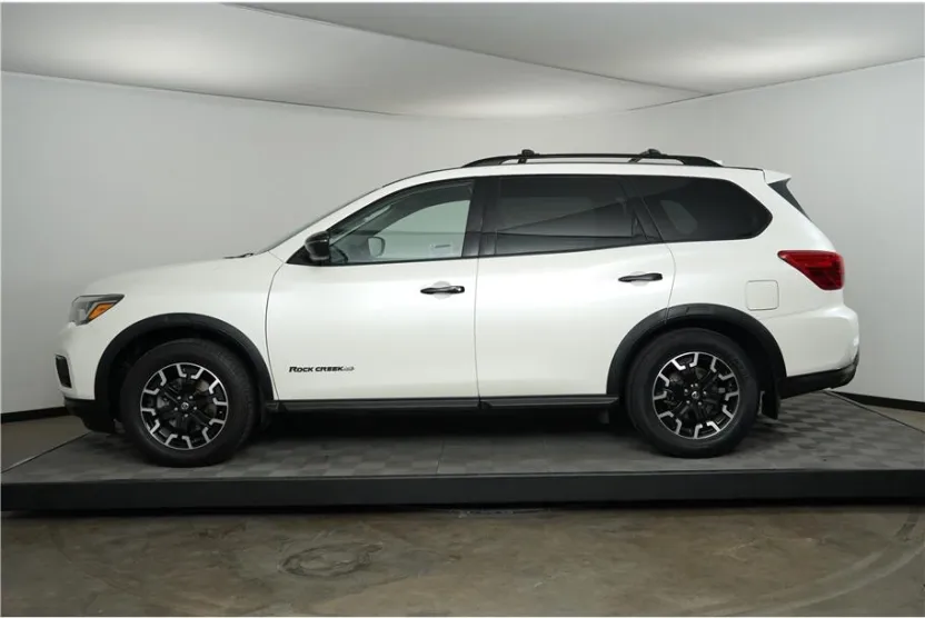 2020 Nissan Pathfinder SV photo 1