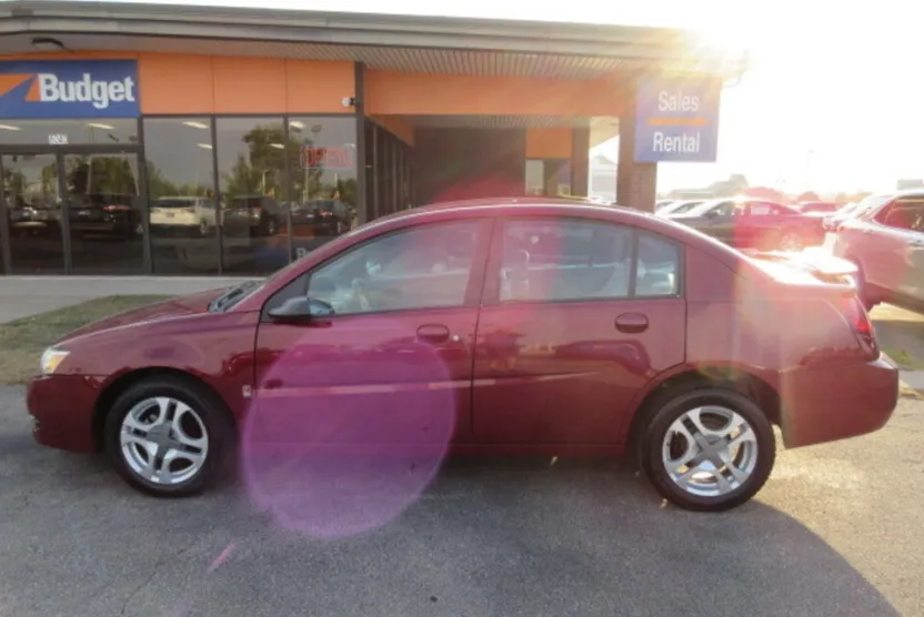 2004 Saturn Ion Sedan Level 3 photo 1
