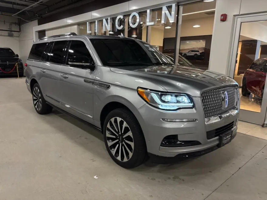 2022 Lincoln Navigator L Reserve photo 1