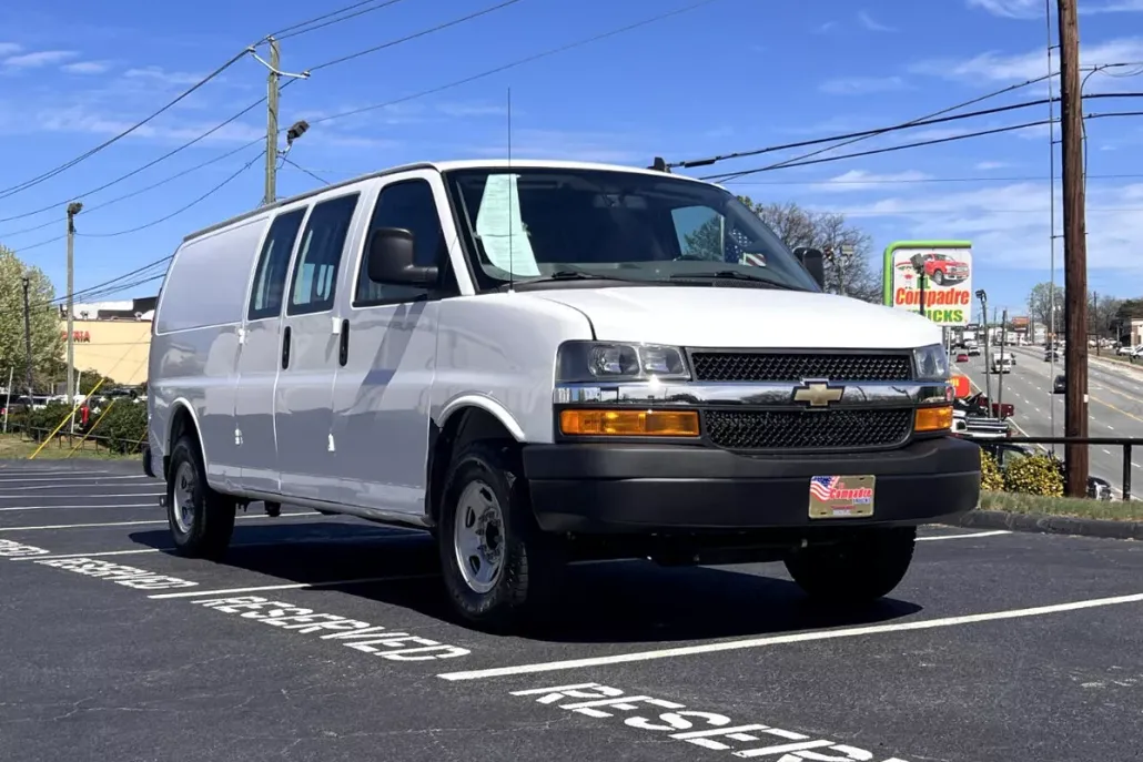 2020 Chevrolet Express 2500 photo 1