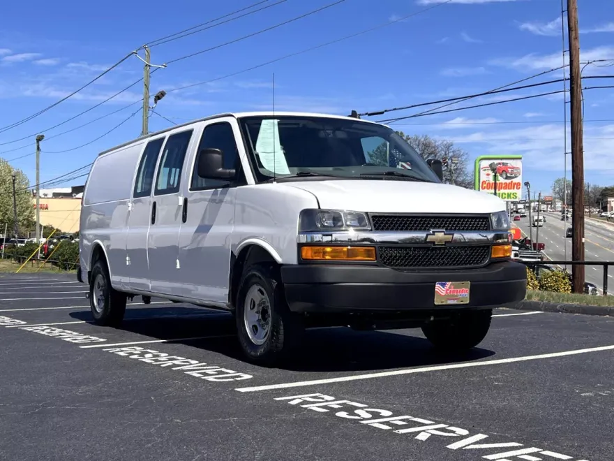 2020 Chevrolet Express 2500 photo 1