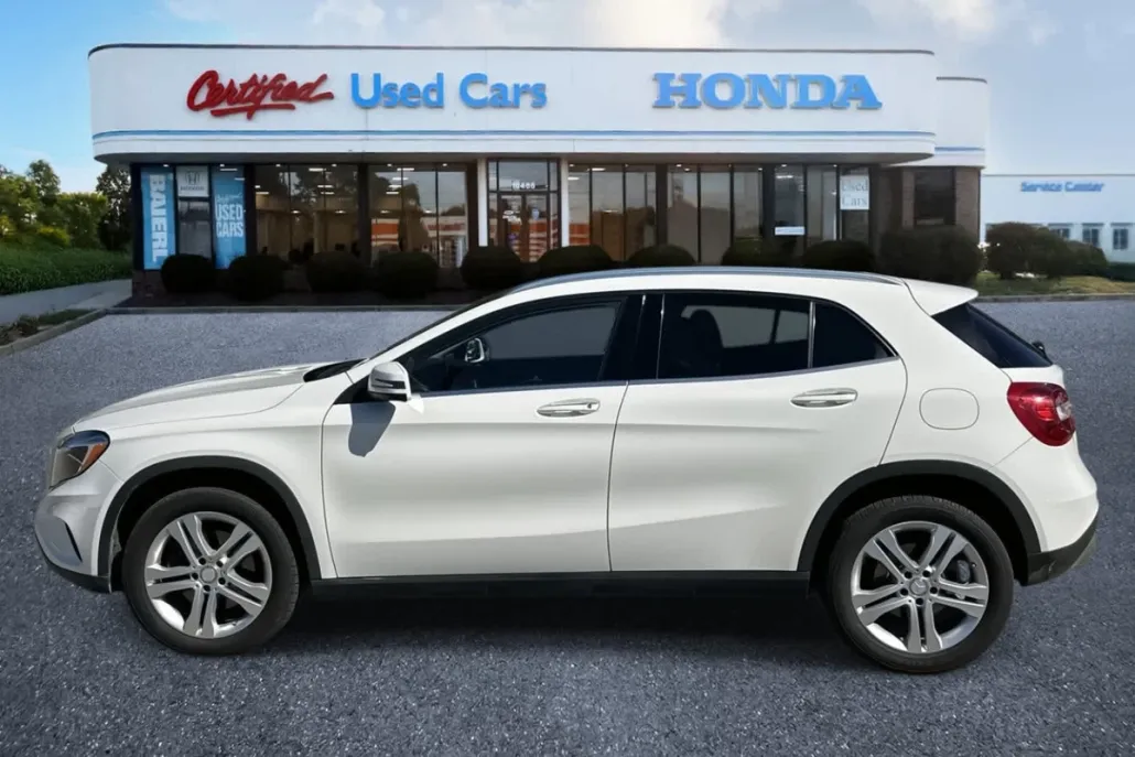 2016 Mercedes Benz GLA 250 4MATIC photo 1