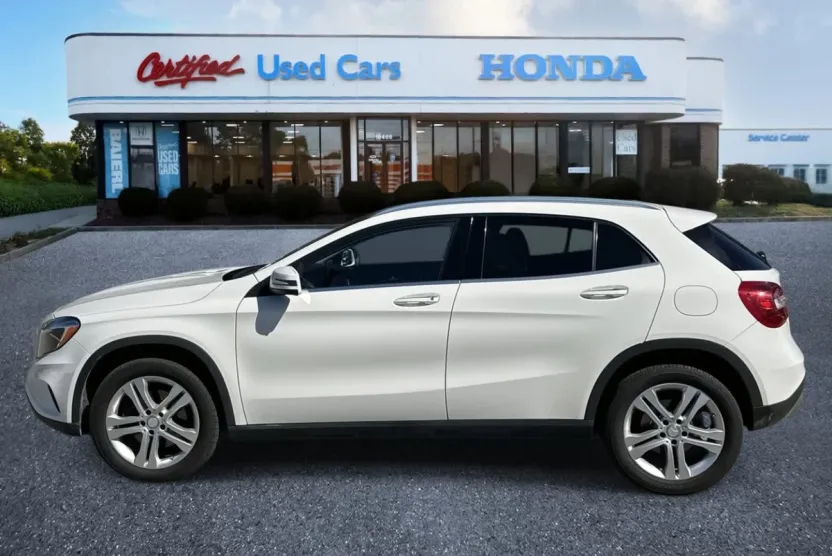 2016 Mercedes Benz GLA 250 4MATIC photo 1