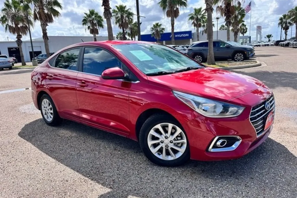 2022 Hyundai Accent SEL photo 1