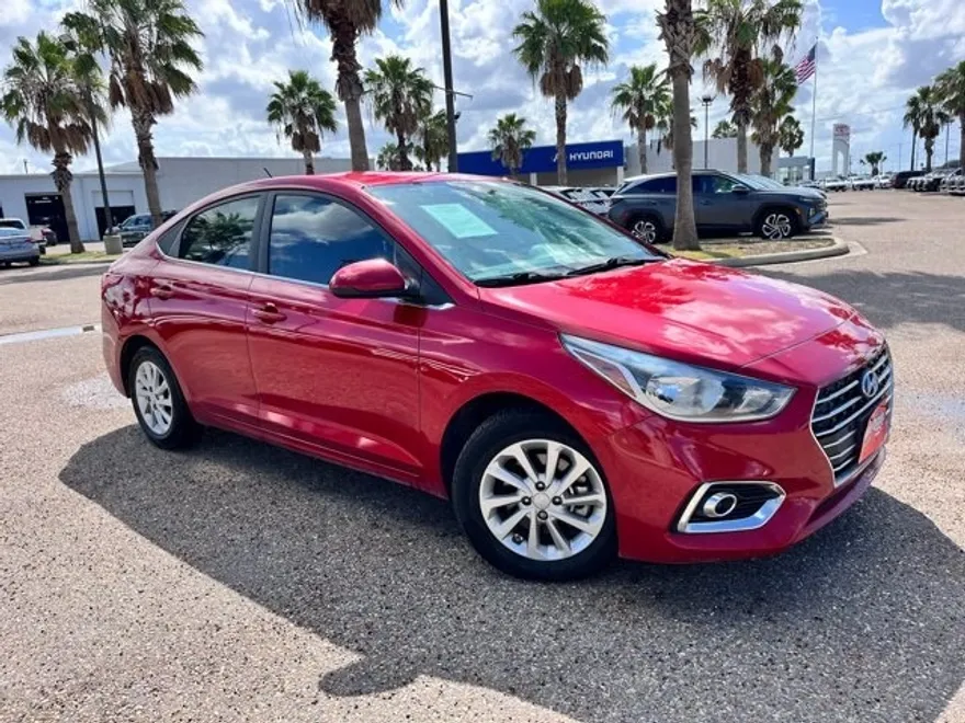 2022 Hyundai Accent SEL photo 1