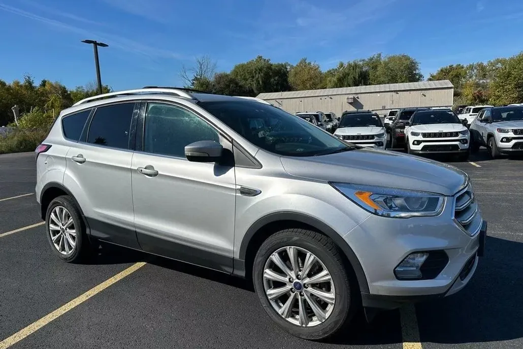 2017 Ford Escape Titanium photo 1