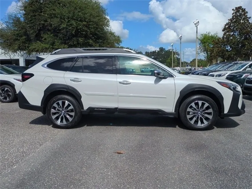 2025 Subaru Outback Touring XT photo 1