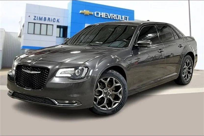 2016 Chrysler 300 photo 1