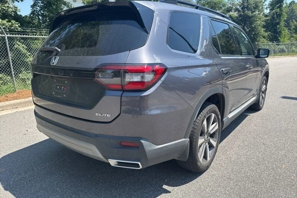 2023 Honda Pilot Elite photo 1