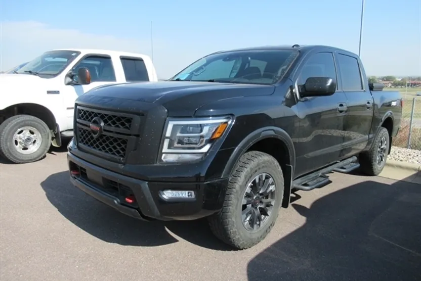 2021 Nissan Titan PRO-4X photo 1