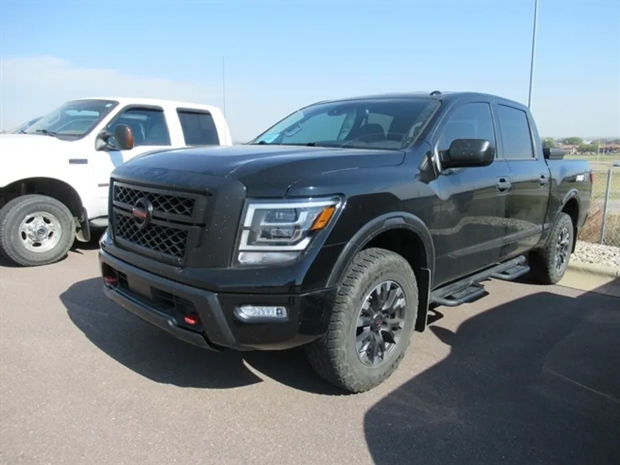 2021 Nissan Titan PRO-4X photo 1