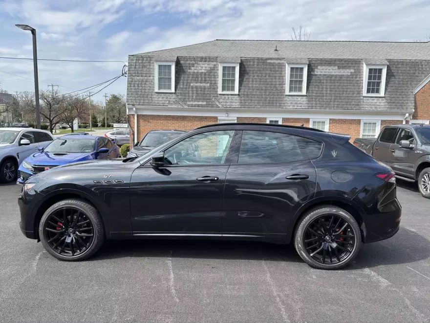 2022 Maserati Levante GT photo 1