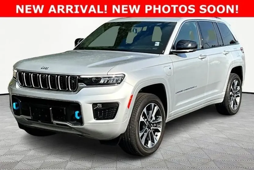 2023 Jeep Cherokee Overland 4xe photo 1