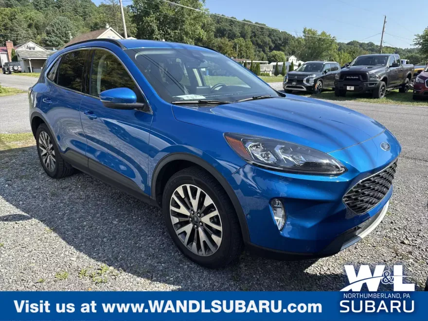 2020 Ford Escape Titanium photo 1