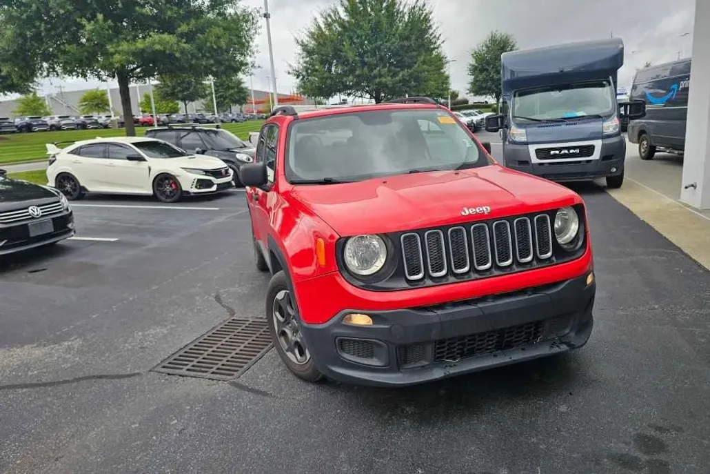 2017 Jeep Renegade Sport photo 1