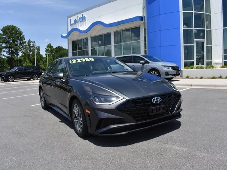 2022 Hyundai Sonata SEL photo 1