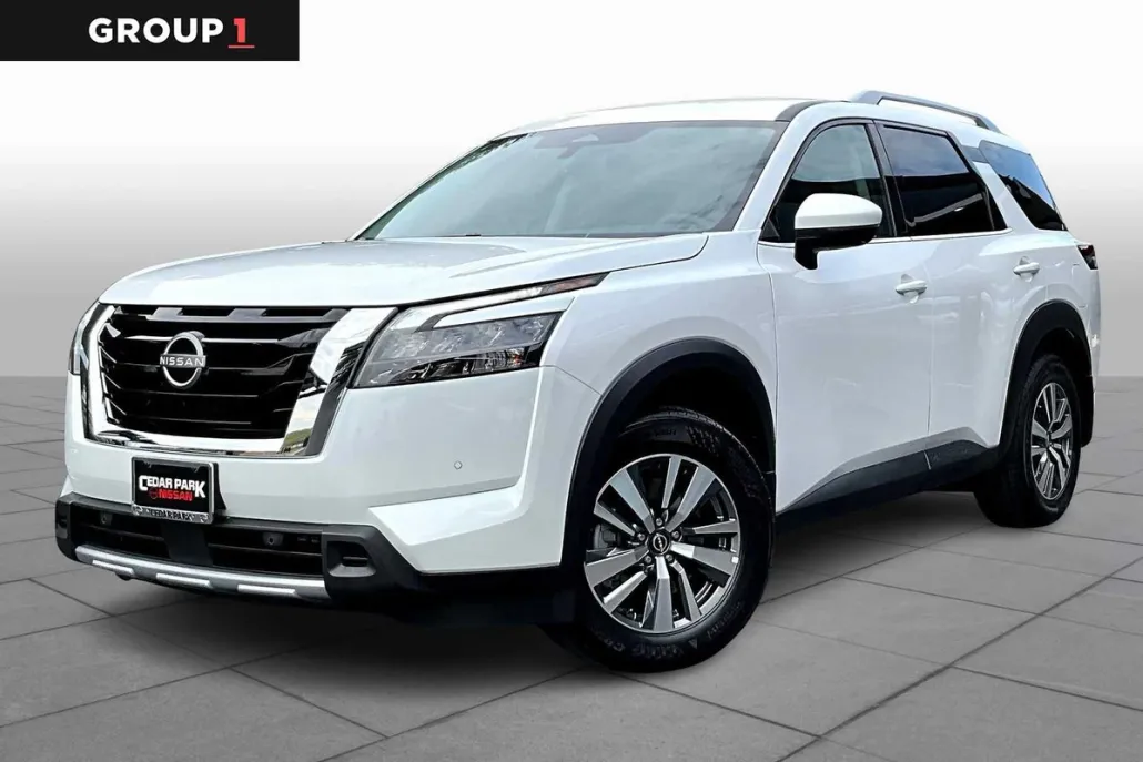 2025 Nissan Pathfinder SL photo 1