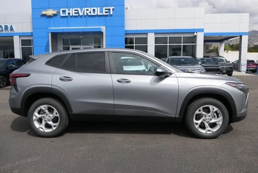 2026 Chevrolet Trax LS photo 1
