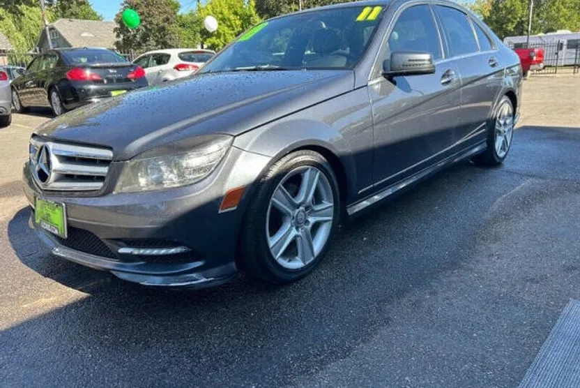 2011 Mercedes Benz C 300 Luxury 4MATIC photo 1