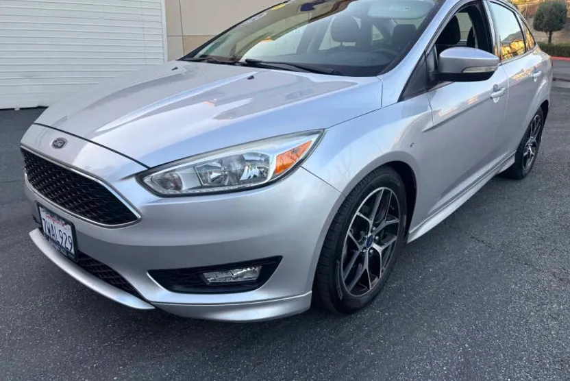 2016 Ford Focus SE photo 1