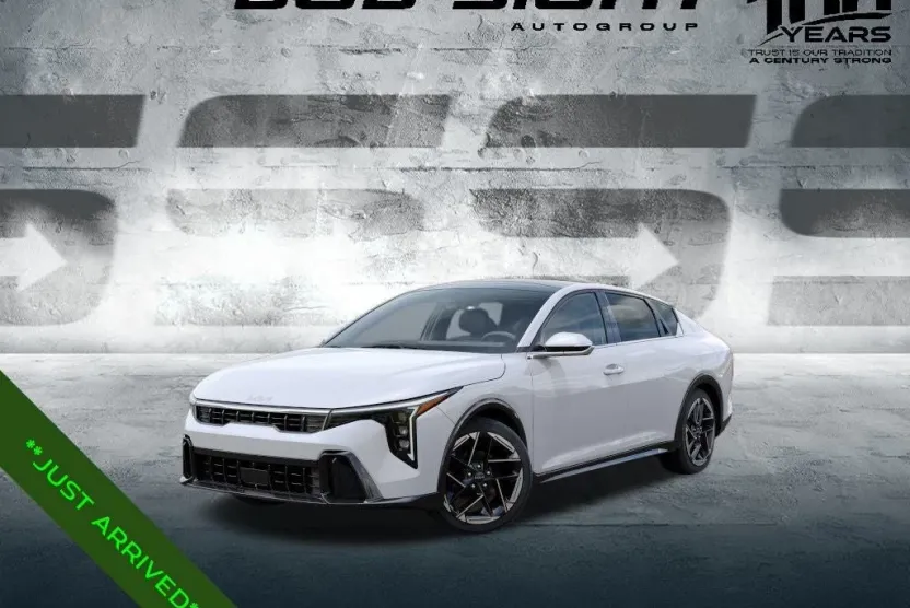 2025 Kia K4 GT-Line photo 1