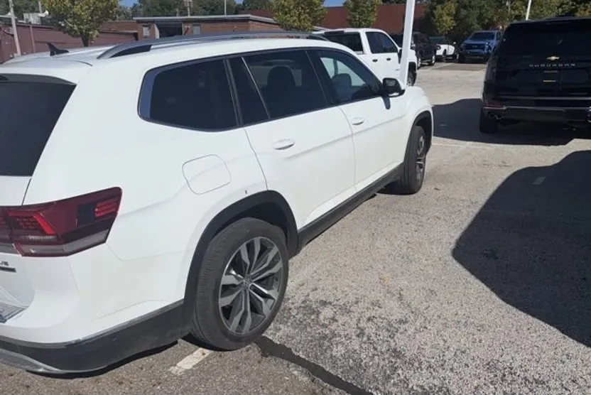 2019 Volkswagen Atlas V6 SEL Premium photo 1