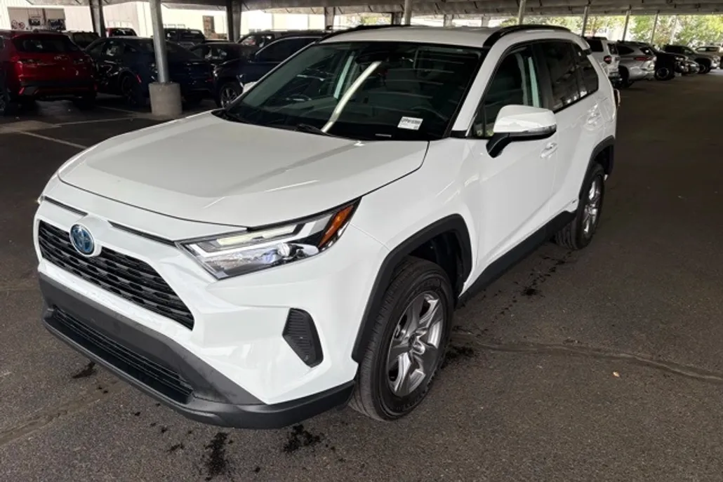 2023 Toyota RAV4 Hybrid XLE photo 1