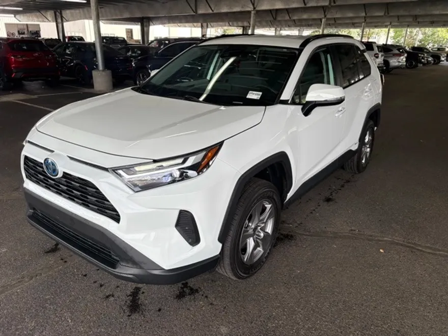 2023 Toyota RAV4 Hybrid XLE photo 1